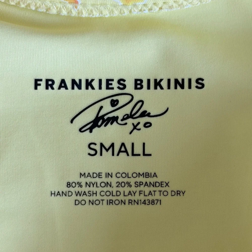 Frankies Bikinis nwt frankies
